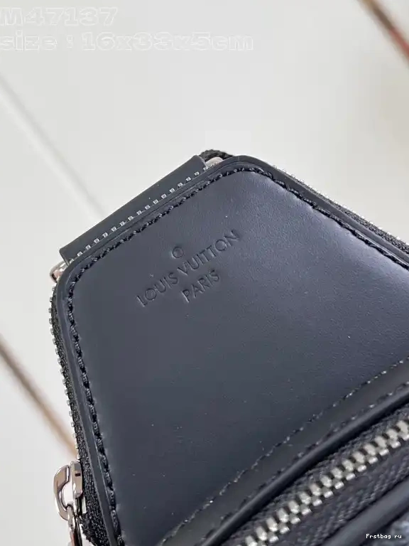 Frstbag ru Avenue Slingbag-16*33*5.7CM VUITTON LOUIS 0505